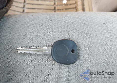 2004 Saturn Ion 2 из США, поврежденный, VIN 1G8AJ52F84Z209112